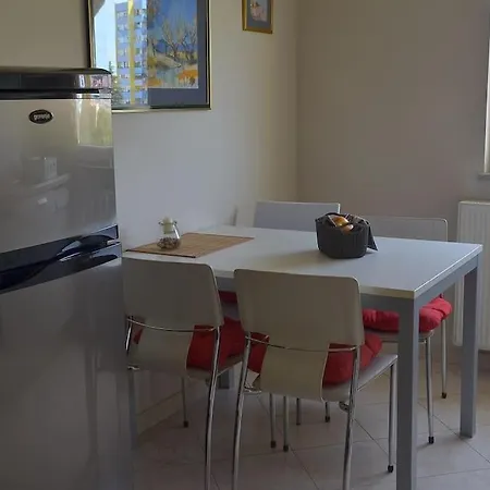 Ana - Calm, Free Parking, Close To Center