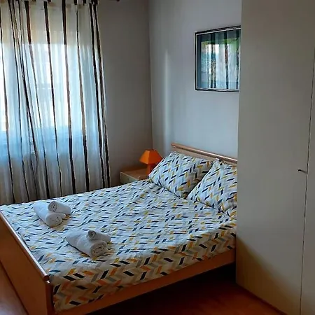 Ana - Calm, Free Parking, Close To Center דירה פולה