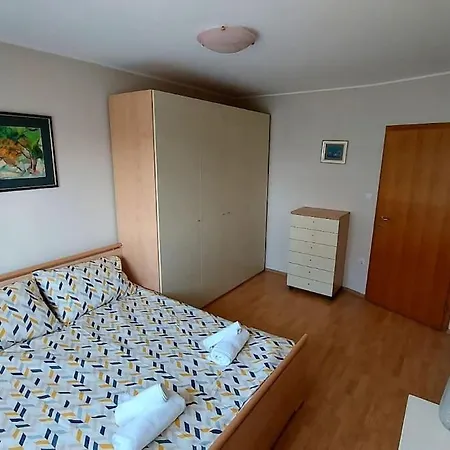 Ana - Calm, Free Parking, Close To Center דירה