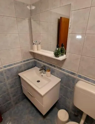 Apartment Ana - Calm, Free Parking, Close To Center *